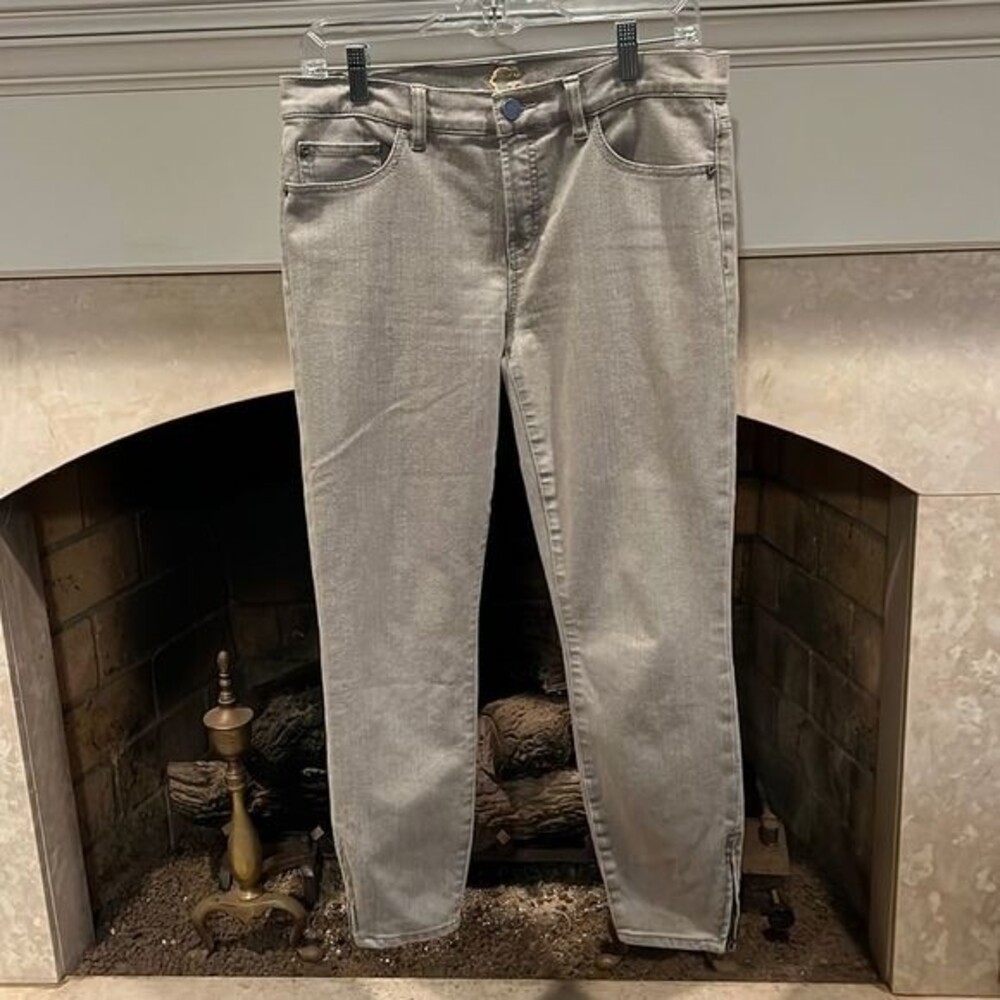 C. Wonder jeans size 29